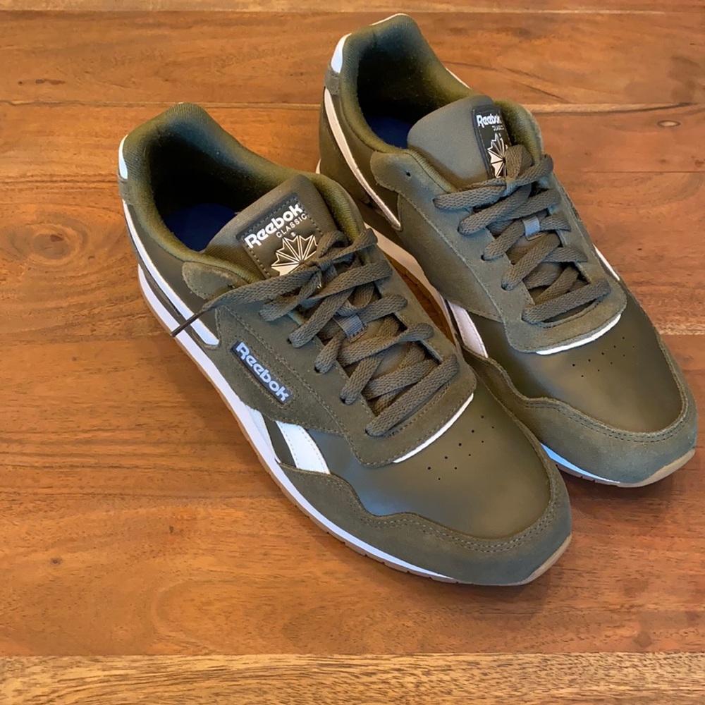 Reebok Sneakers
